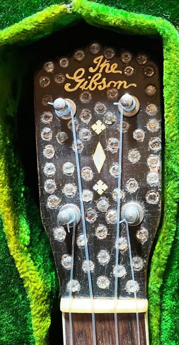 1928 Custom Gibson Soprano Ukelele Set